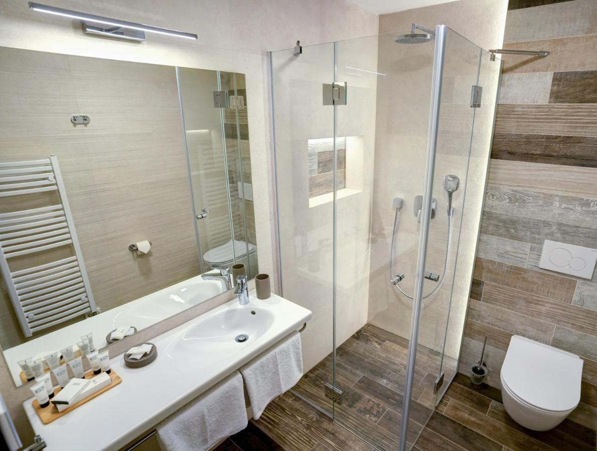 Hotel Demaenova **** Liptovsky Mikulas Ngoại thất bức ảnh