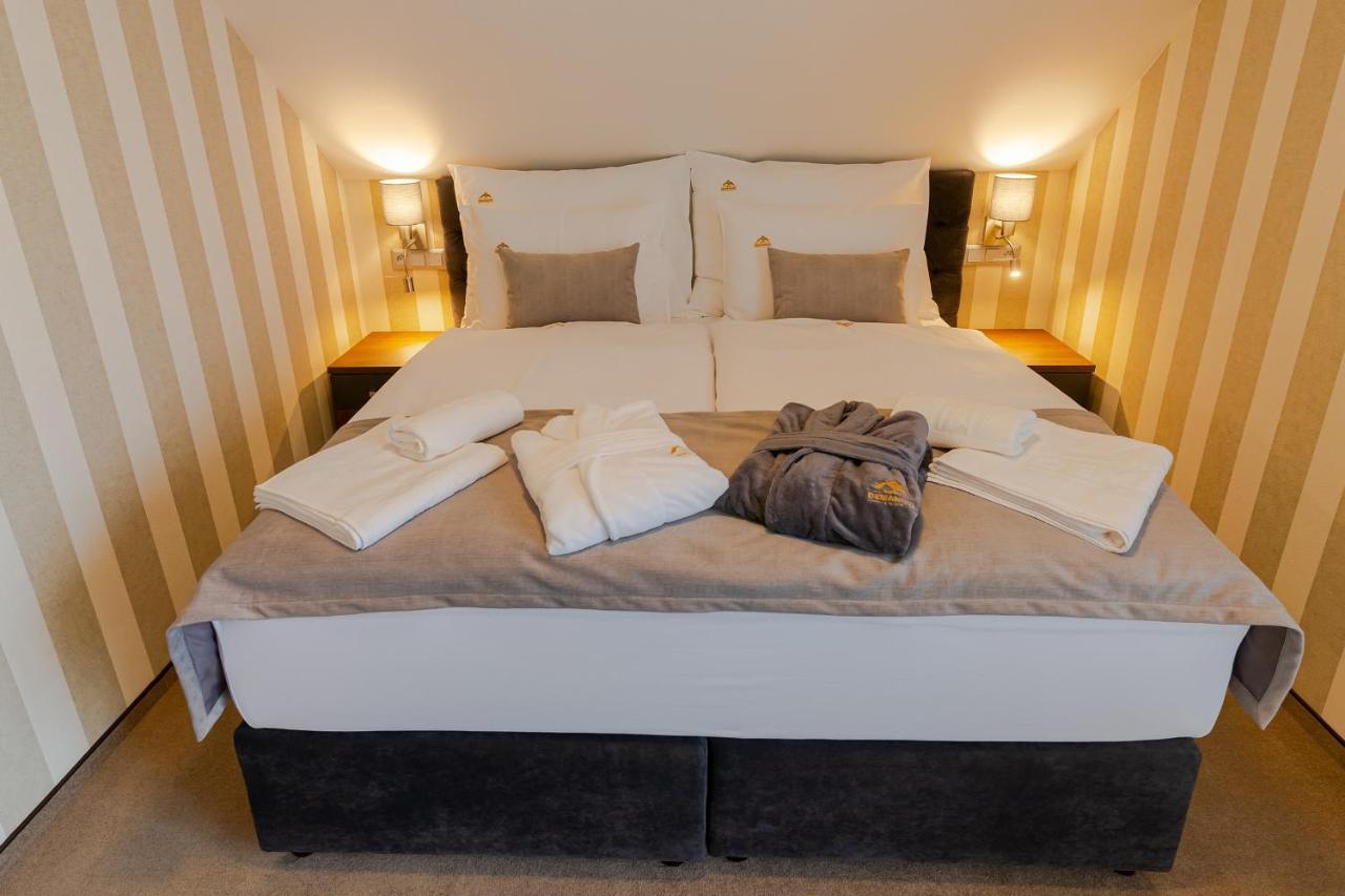 Hotel Demaenova **** Liptovsky Mikulas Ngoại thất bức ảnh