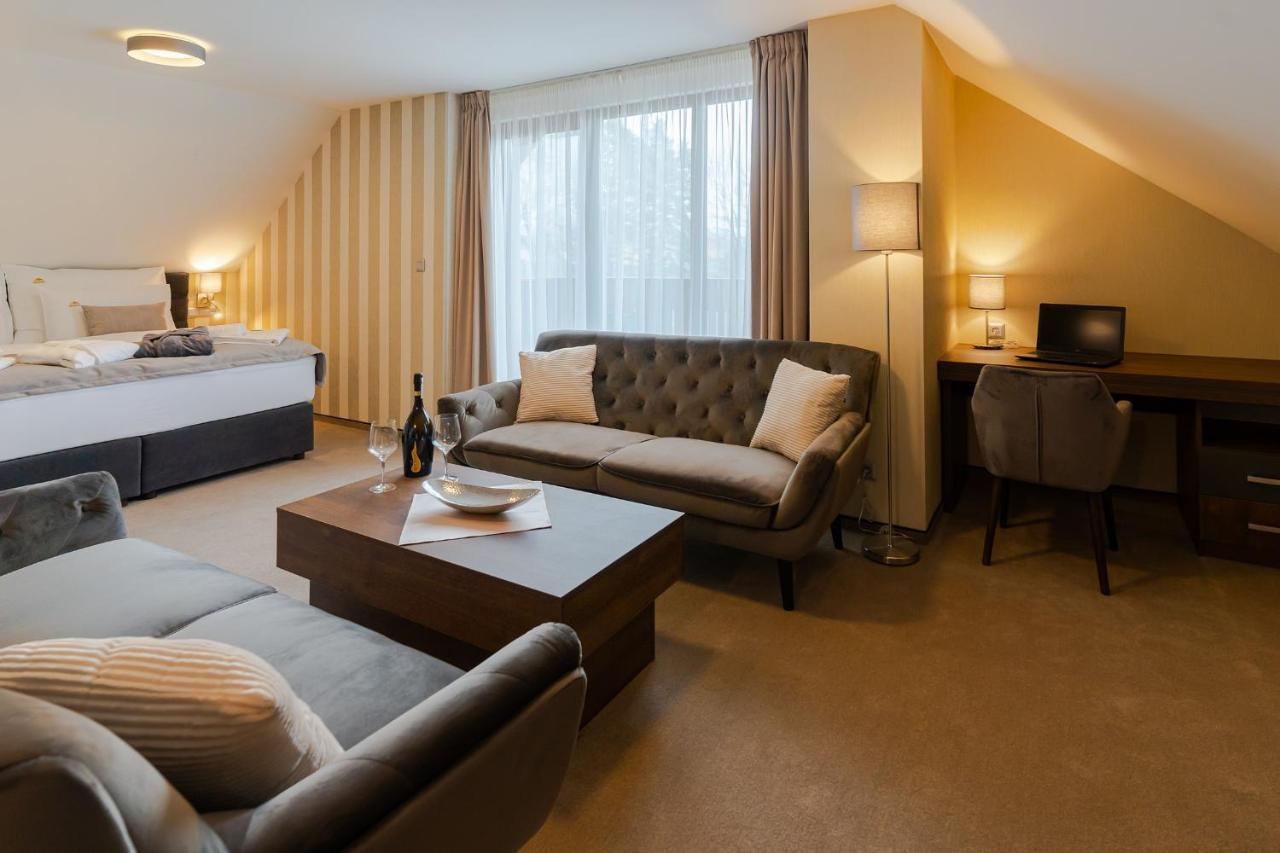 Hotel Demaenova **** Liptovsky Mikulas Ngoại thất bức ảnh
