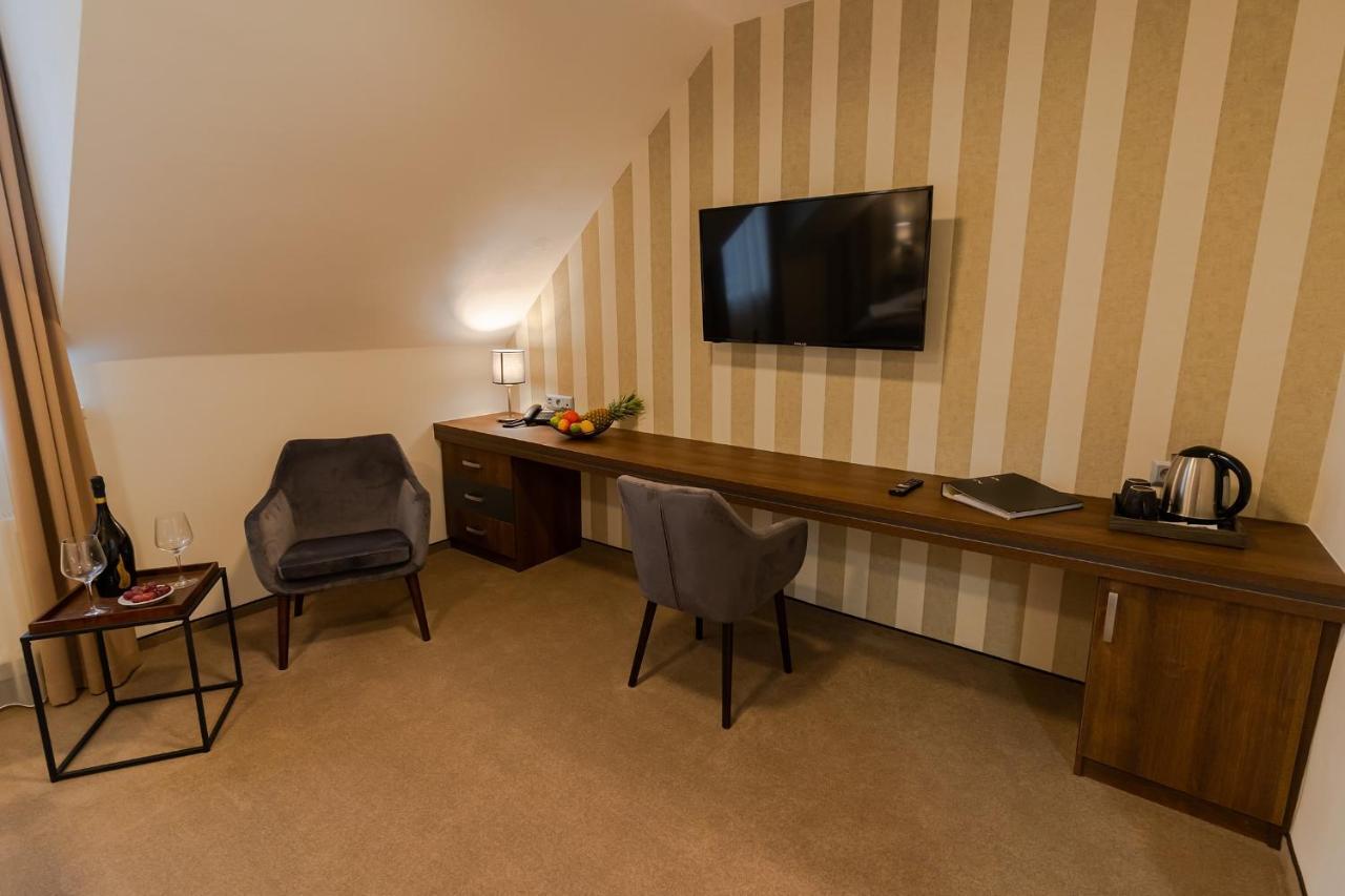 Hotel Demaenova **** Liptovsky Mikulas Ngoại thất bức ảnh