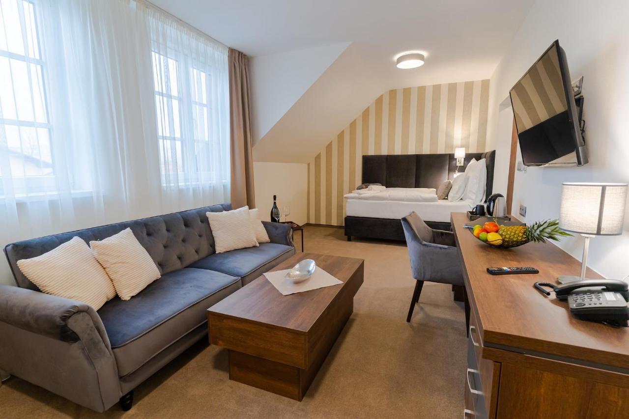 Hotel Demaenova **** Liptovsky Mikulas Ngoại thất bức ảnh