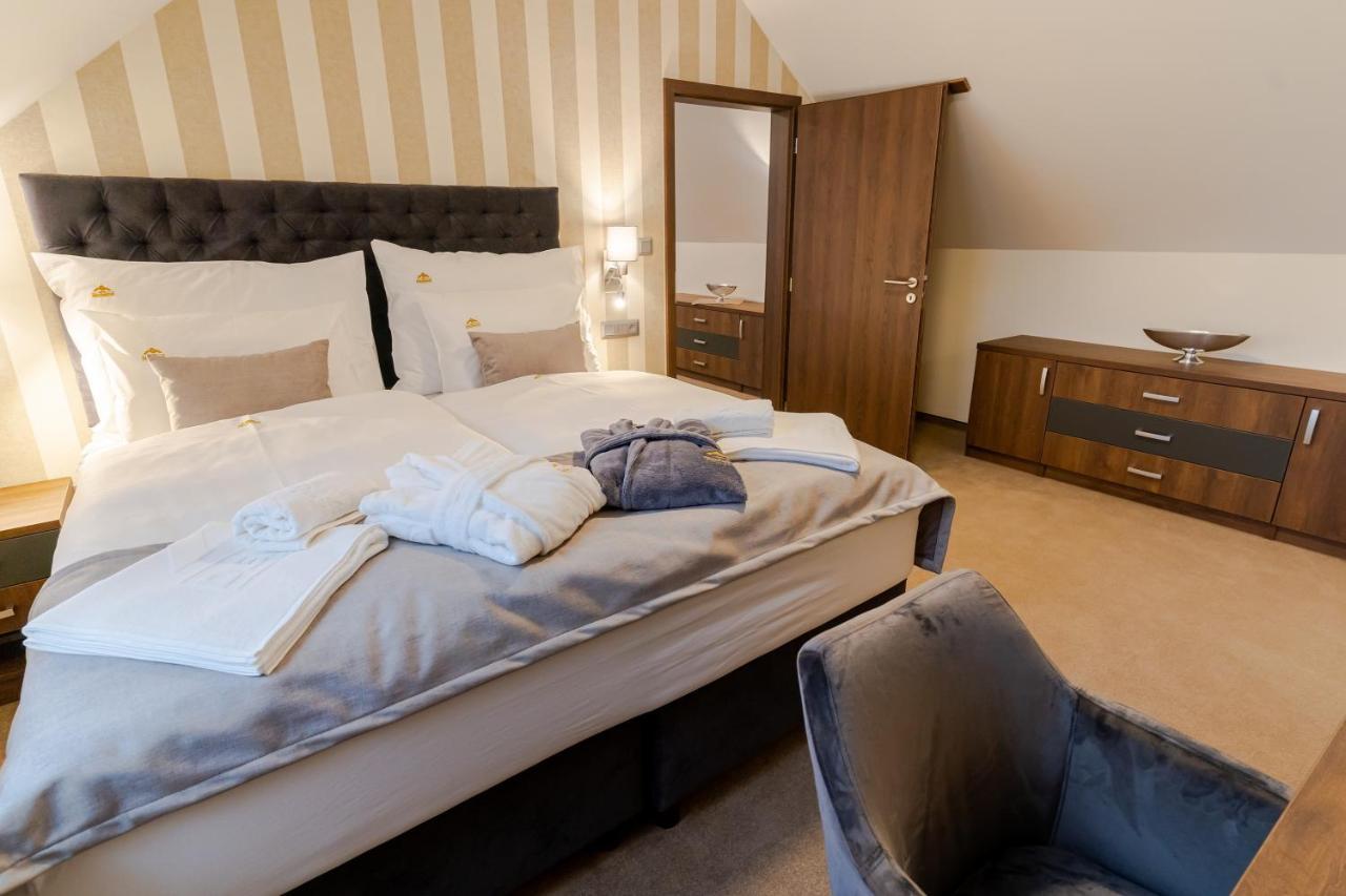 Hotel Demaenova **** Liptovsky Mikulas Ngoại thất bức ảnh