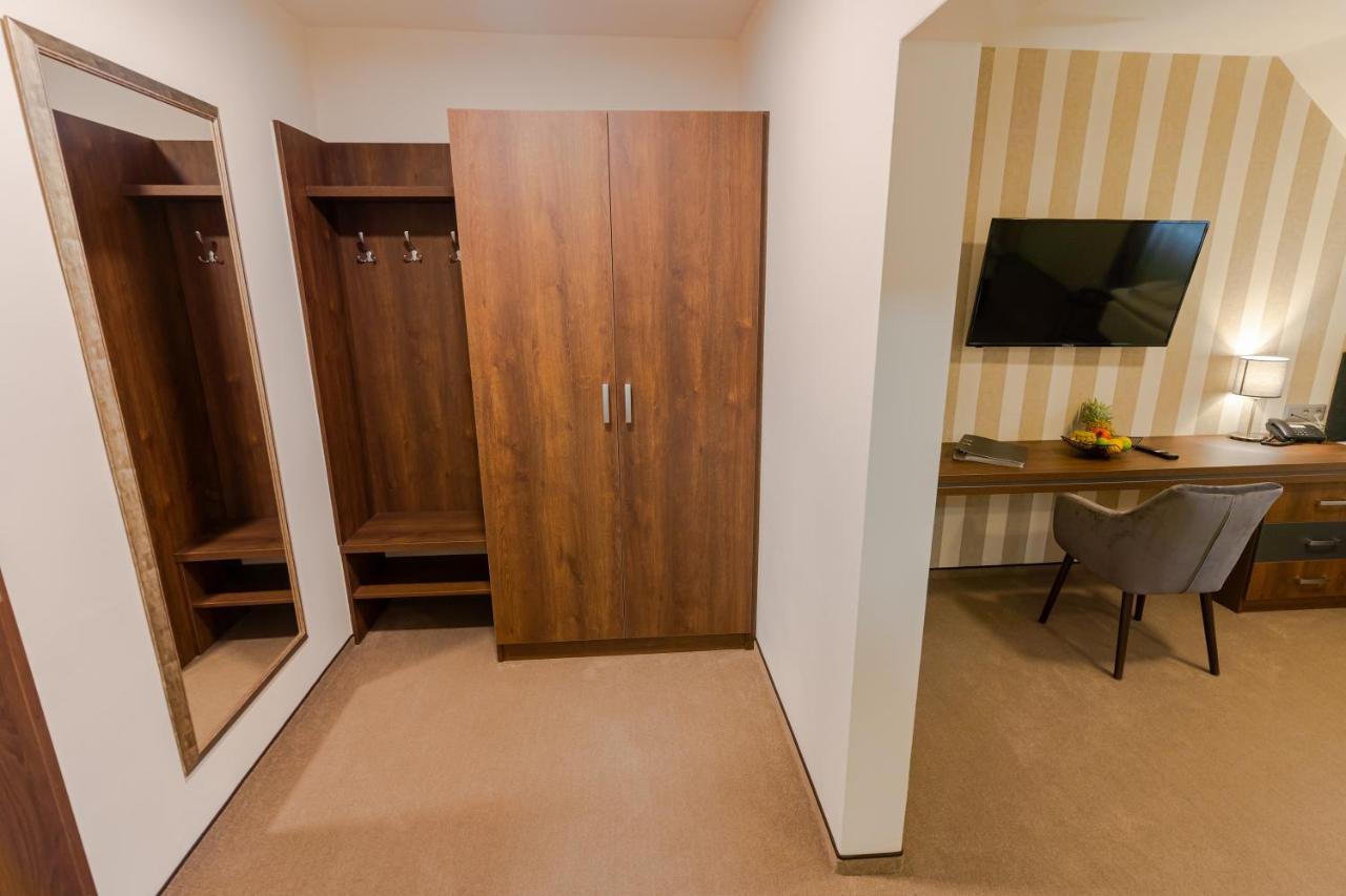 Hotel Demaenova **** Liptovsky Mikulas Ngoại thất bức ảnh