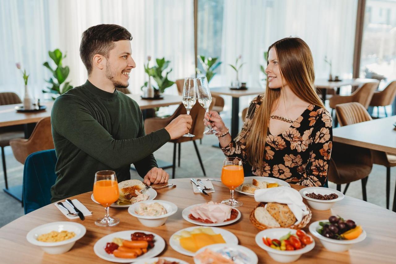 Hotel Demaenova **** Liptovsky Mikulas Ngoại thất bức ảnh